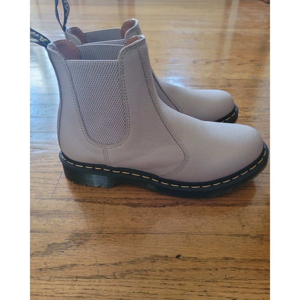 Dr. Martens Women 2976 Virginia Leather Chelsea Boots Vintage Taupe US 10 New